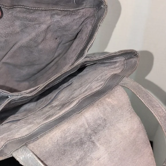 Elegant Gray Leather Shoulder Strap Purse - Picture 4 of 6